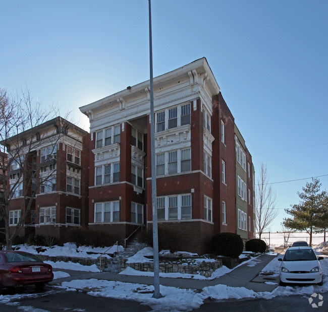 Building Photo - Gillham Place