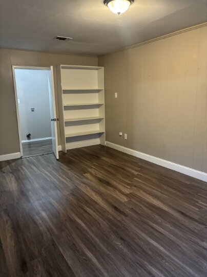 Building Photo - "3-Bedroom Gem on Breckenwood Drive!"
