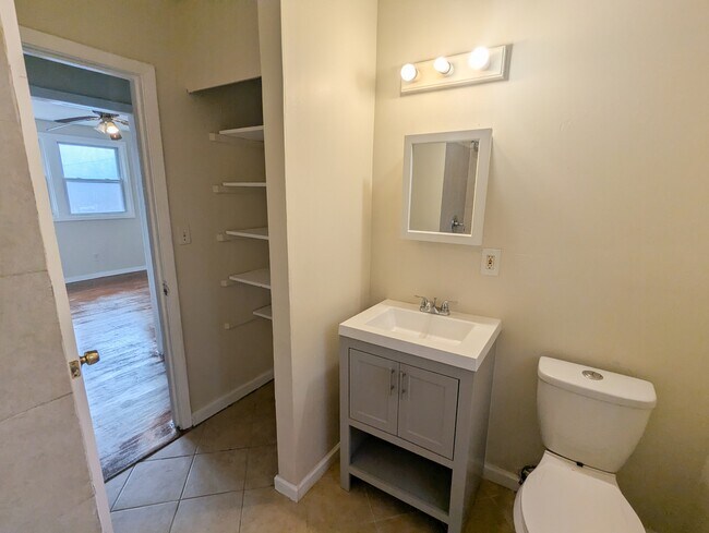 Building Photo - 336 Triumph Cir SE