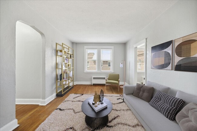 Building Photo - Shirley Court Apartments