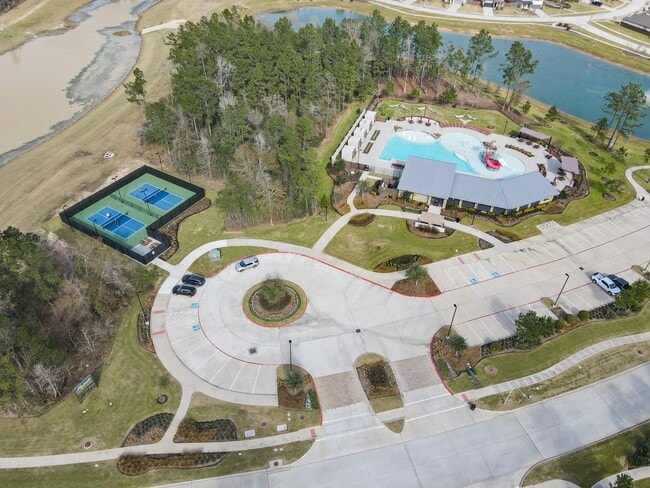 Building Photo - 16435 Big Hickory Dr