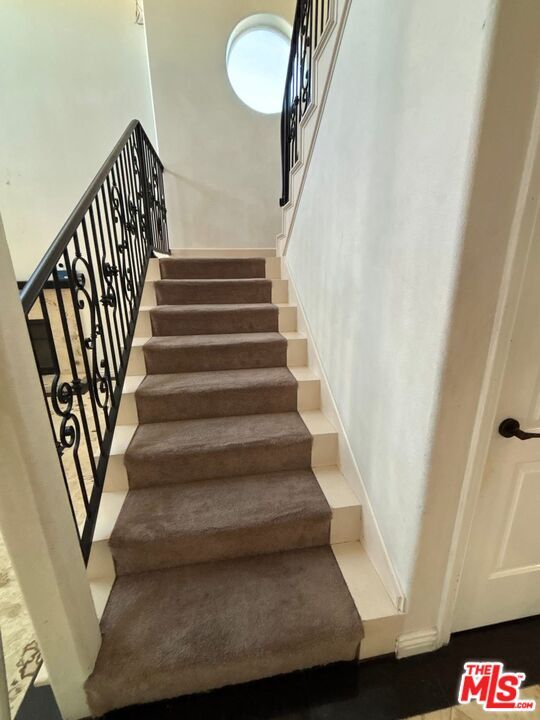 Building Photo - 2600 W Picadilly Way