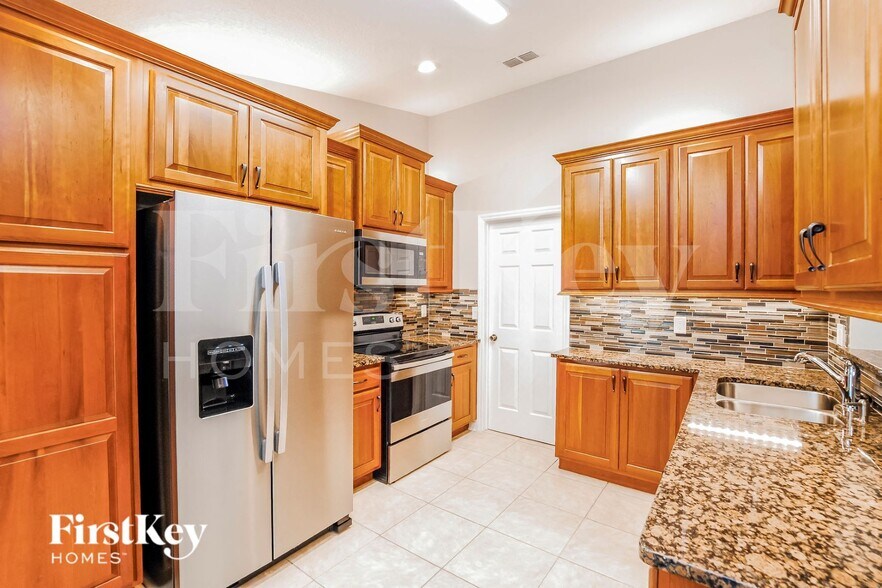 Building Photo - 15 Rymen Ln