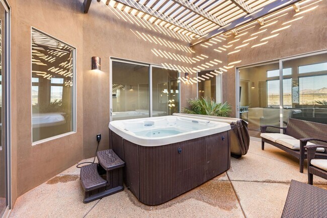 Building Photo - Sand Hollow Sunrise