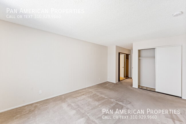 Building Photo - 10380 Almayo Ave
