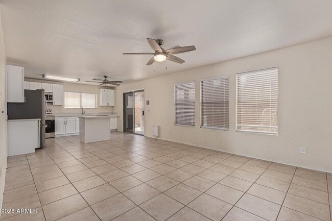 Building Photo - 1534 S Danielson Way