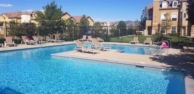 Building Photo - Beautiful townhome in Fallen Leaf , only 35 minutes from Incline Village-  Kay DeAlba Property!!!