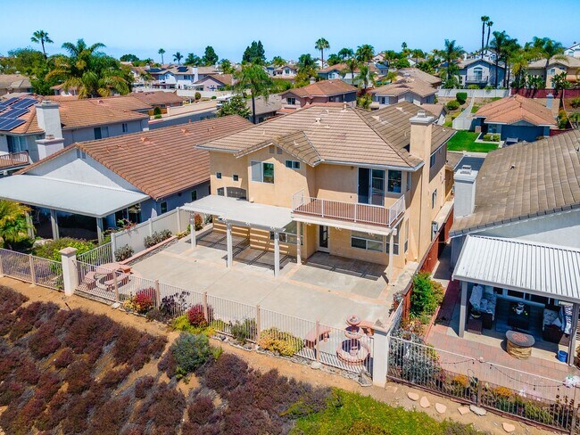 Building Photo - 4 Bedroom View Home in Emerald Heights | 3-Car Garage | Guard Gated Community