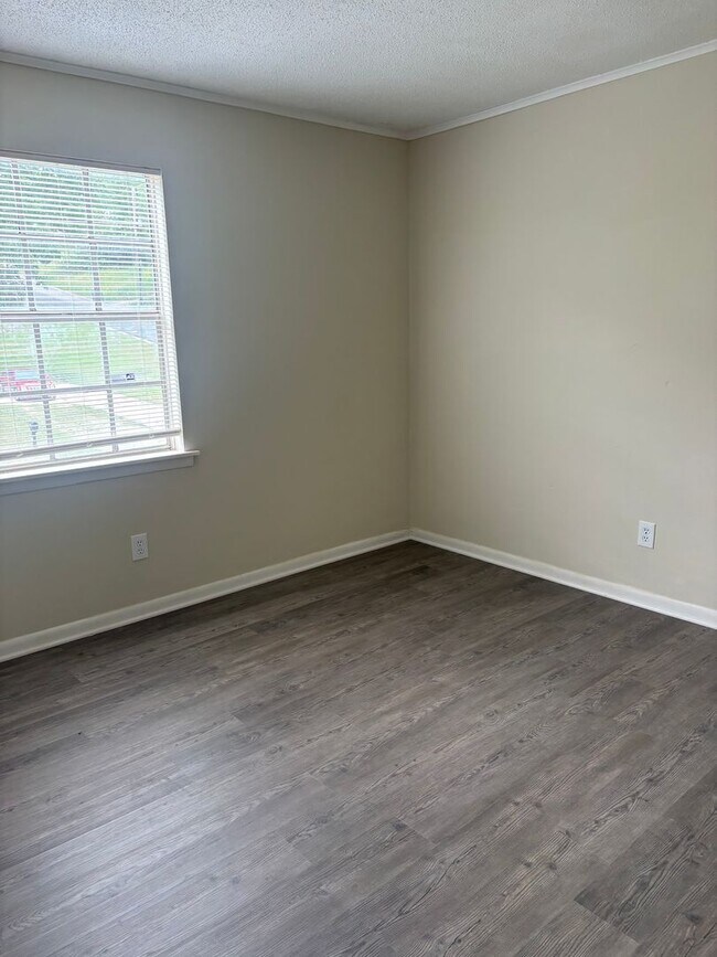 Building Photo - New For Rent!