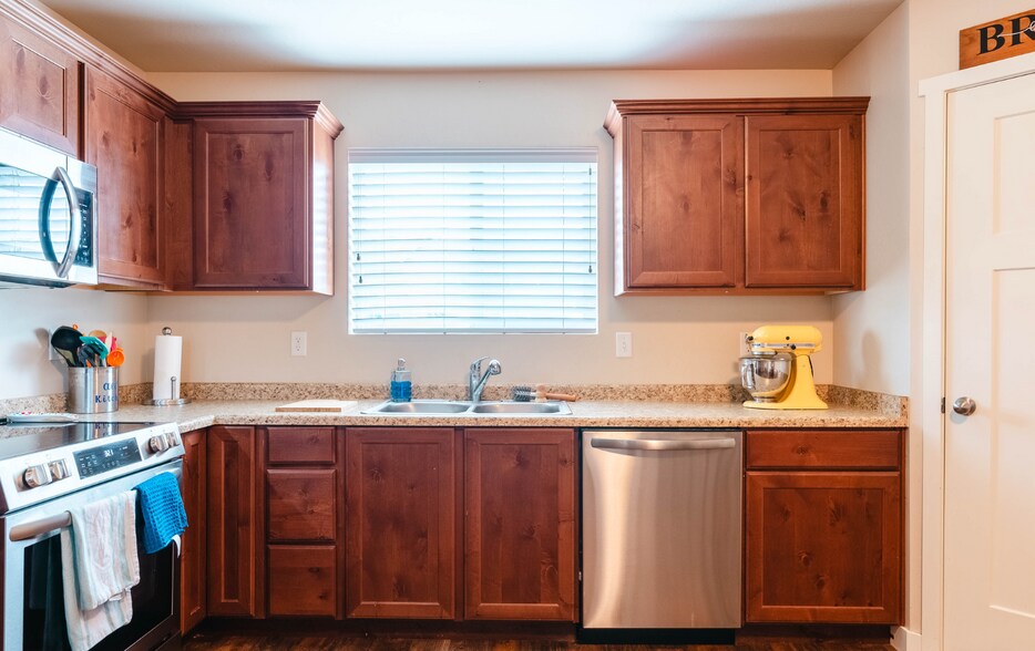 Building Photo - 14414 S Ferndale Way
