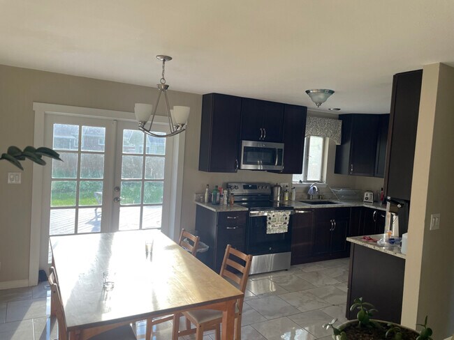 Building Photo - 875 36th St