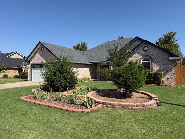 Building Photo - Corner-lot home in the desirable Cooper Creek