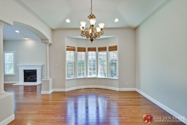 Building Photo - Mediterranean Elegance in the Heart of Cam...