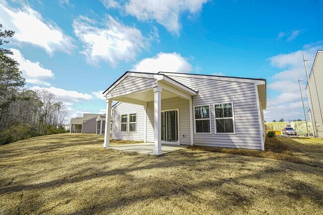 Building Photo - 136 Kingswood Ter