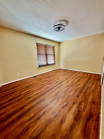 Building Photo - 4013 Parkwood Ct