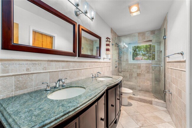 Building Photo - 12511 Ramiro St