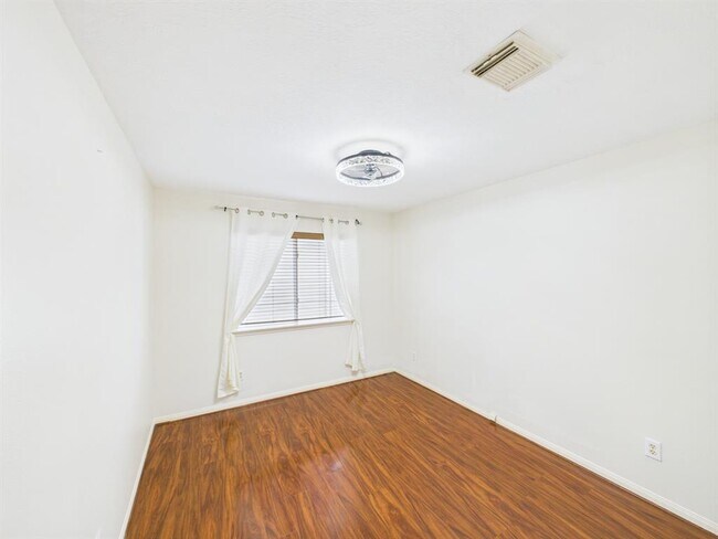 Building Photo - 8827 Aspen Meadow Dr