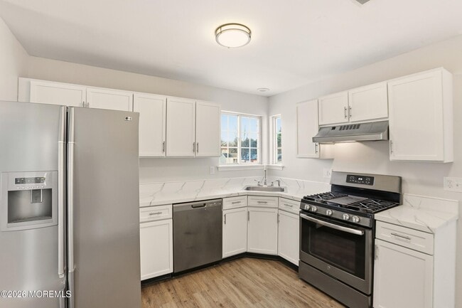 Building Photo - 6 Hummingbird Way