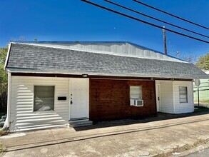 Building Photo - 1700 S Travis St