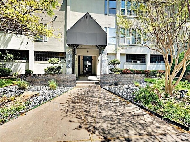 Building Photo - 4104 N Hall St