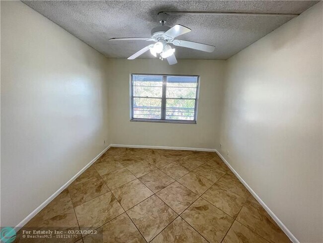 Building Photo - 4354 NW 9th Ave