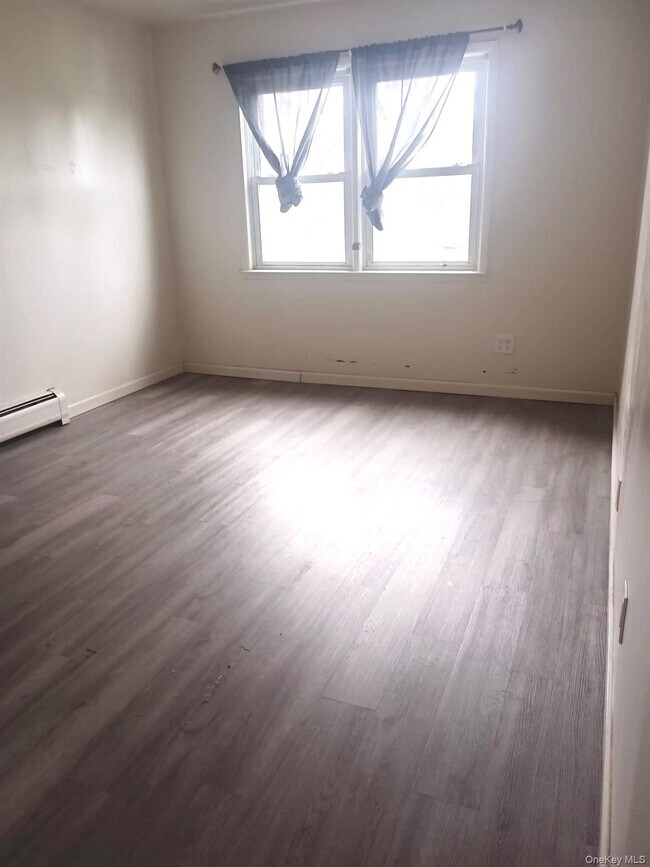 Building Photo - 84-03 Chapin Pkwy