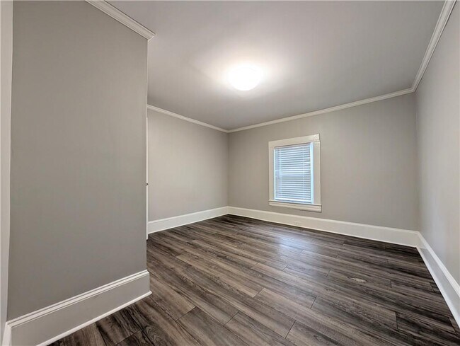 Building Photo - 1716 Thompson Ave