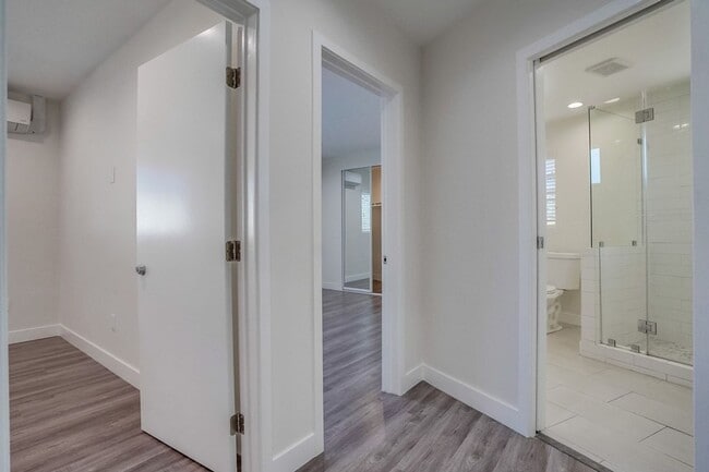 Building Photo - 715 N Marlborough Ave