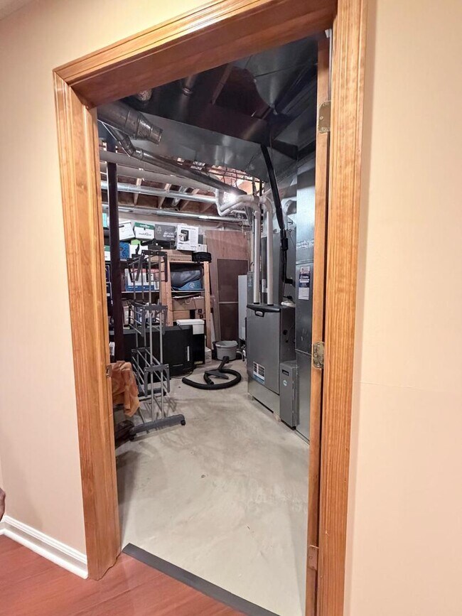 Building Photo - 3823 Sunburst Ln