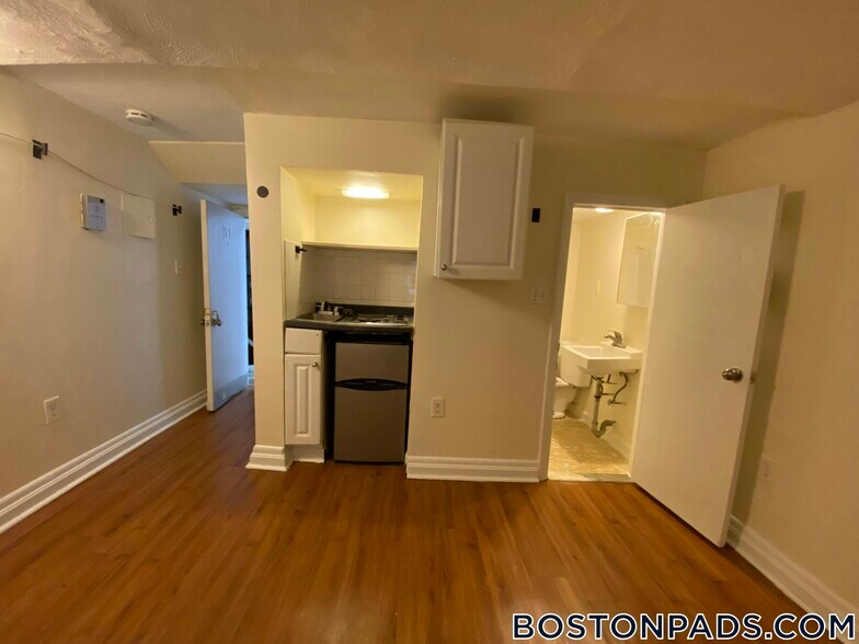 Building Photo - 49 S Huntington Ave