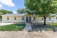 Building Photo - 303 Villareal St