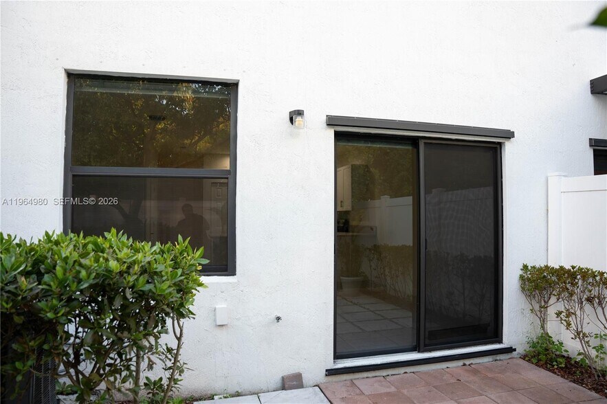 Building Photo - 11091 W 32nd Ln