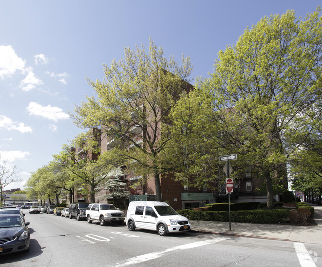 Building Photo - The Elmwood