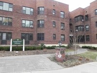 Building Photo - 160 S Middle Neck Rd