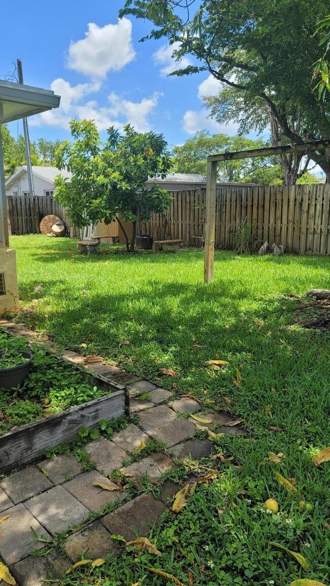 Building Photo - 2590 NW 98th Ave
