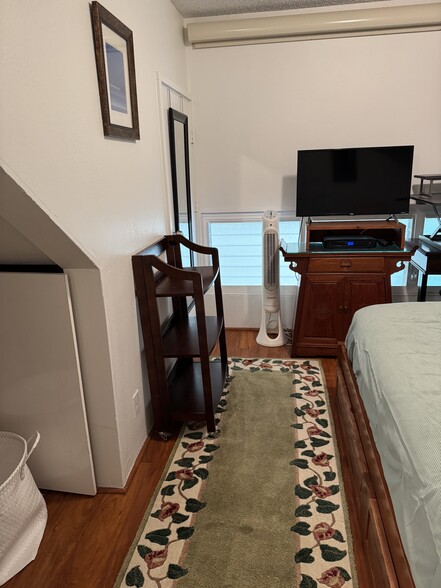 Building Photo - 666 Prospect St