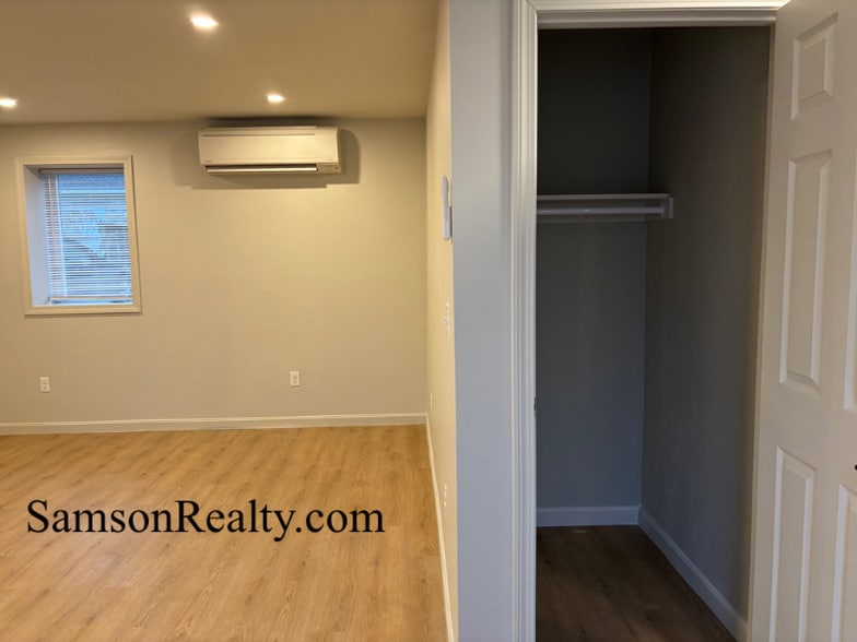 Building Photo - 39 Schofield St