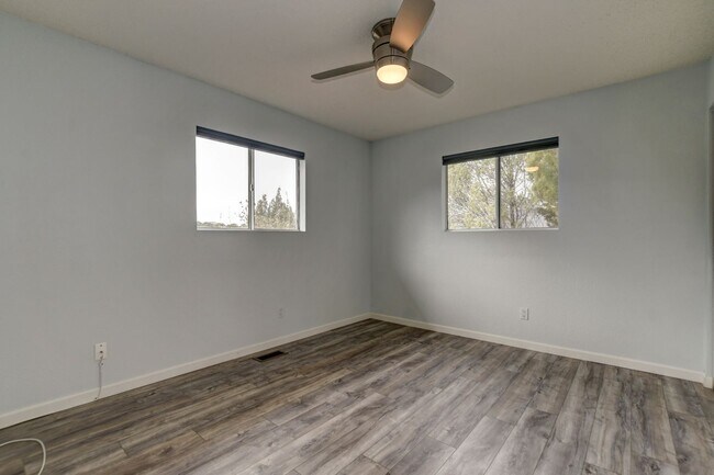 Building Photo - Beautiful Home for Rent in Prescott!