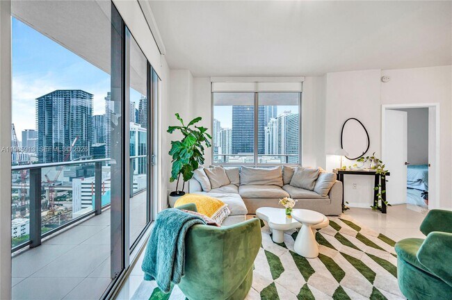 Building Photo - 1010 SW 2nd Ave