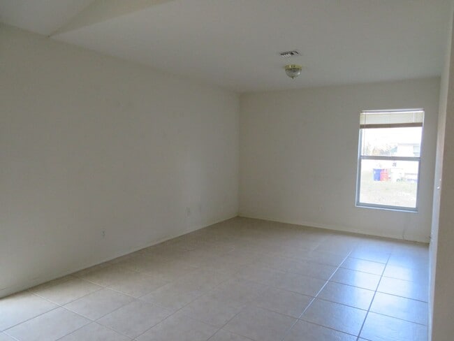 Building Photo - Vero Beach 2 bedroom