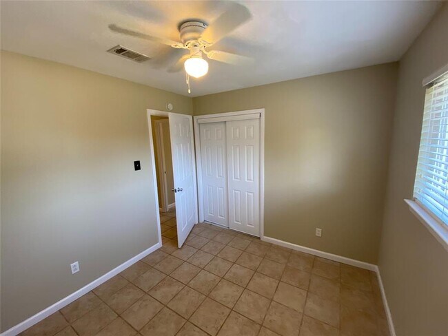 Building Photo - 13003 Algerita Terrace