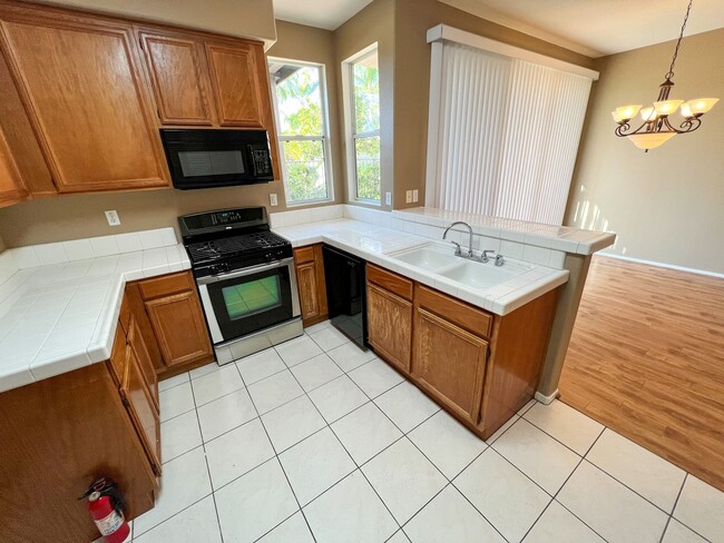 Building Photo - Montego Bay 2 bedroom Condo with AMAZING v...