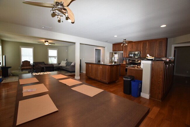 Building Photo - Charming Highland Village Home with Guest ...