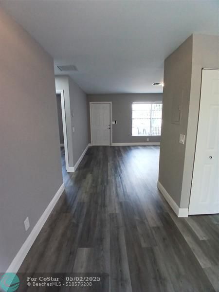 Building Photo - 4687 Martha Louise Dr