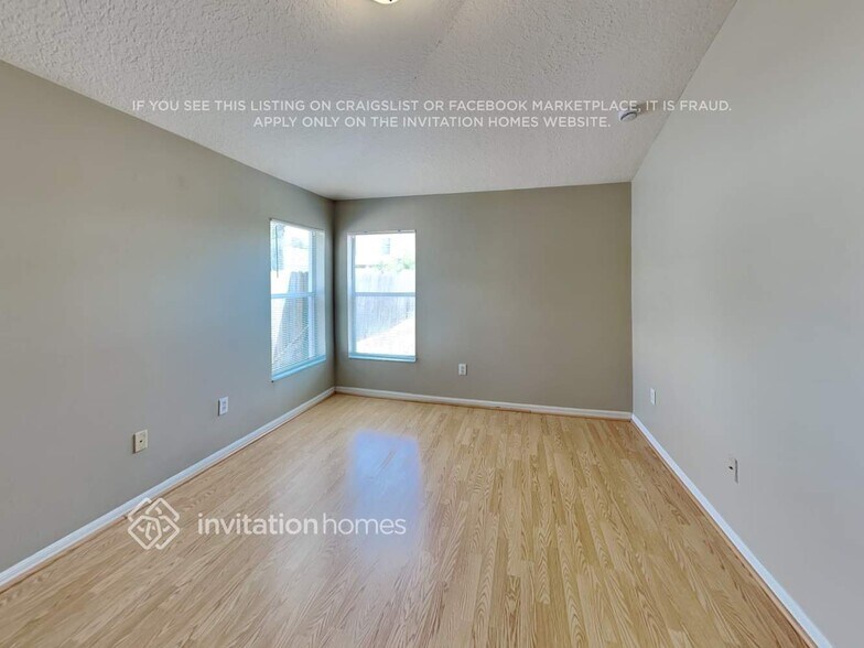 Building Photo - 10037 Creek Bluff Dr