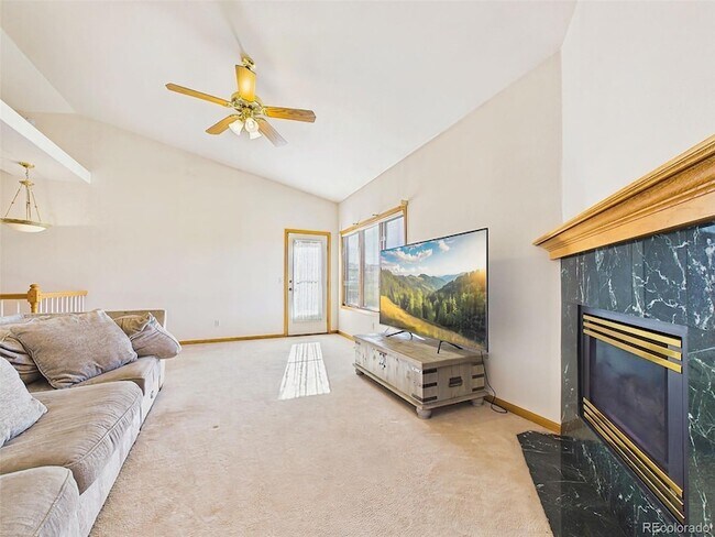Building Photo - 1185 S Park Dr
