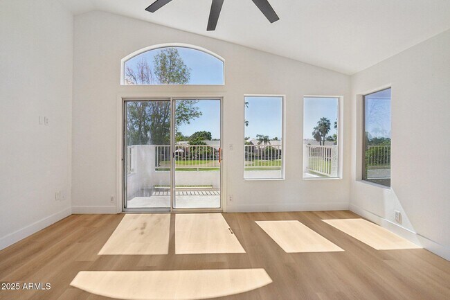 Building Photo - 5953 W Aurora Dr