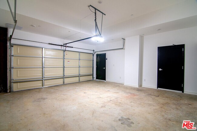 Building Photo - 1411 Tremont St