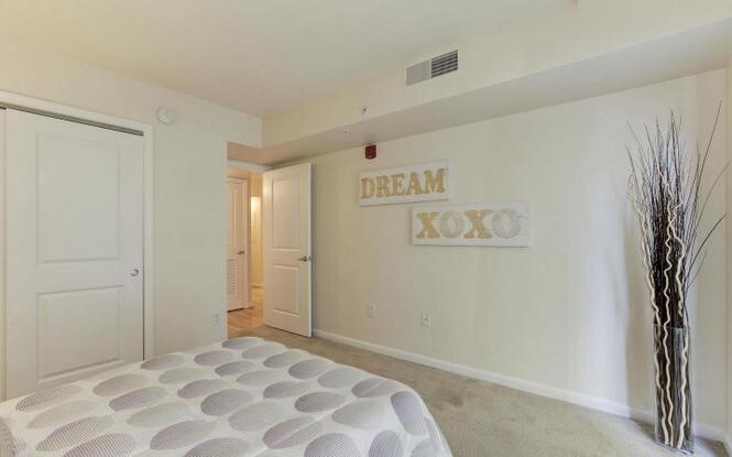 Building Photo - 7923 Eastern Ave