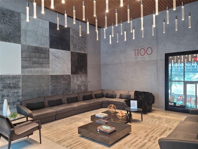 Building Photo - 1100S S Miami Ave